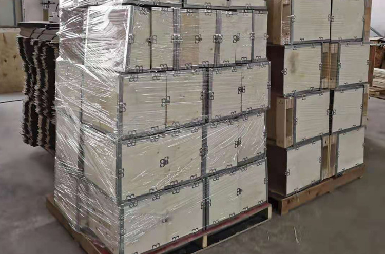 拉伸纏繞膜在木托盤(pán)包裝中的應(yīng)用