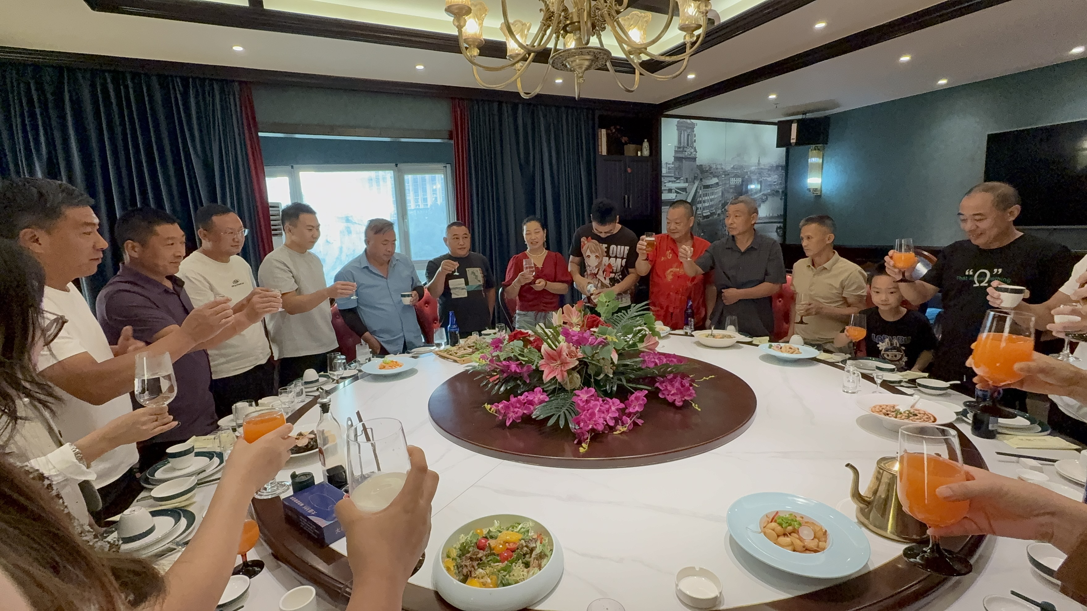 凝心聚力，共筑未來——記公司8月團(tuán)建聚餐活動(dòng)